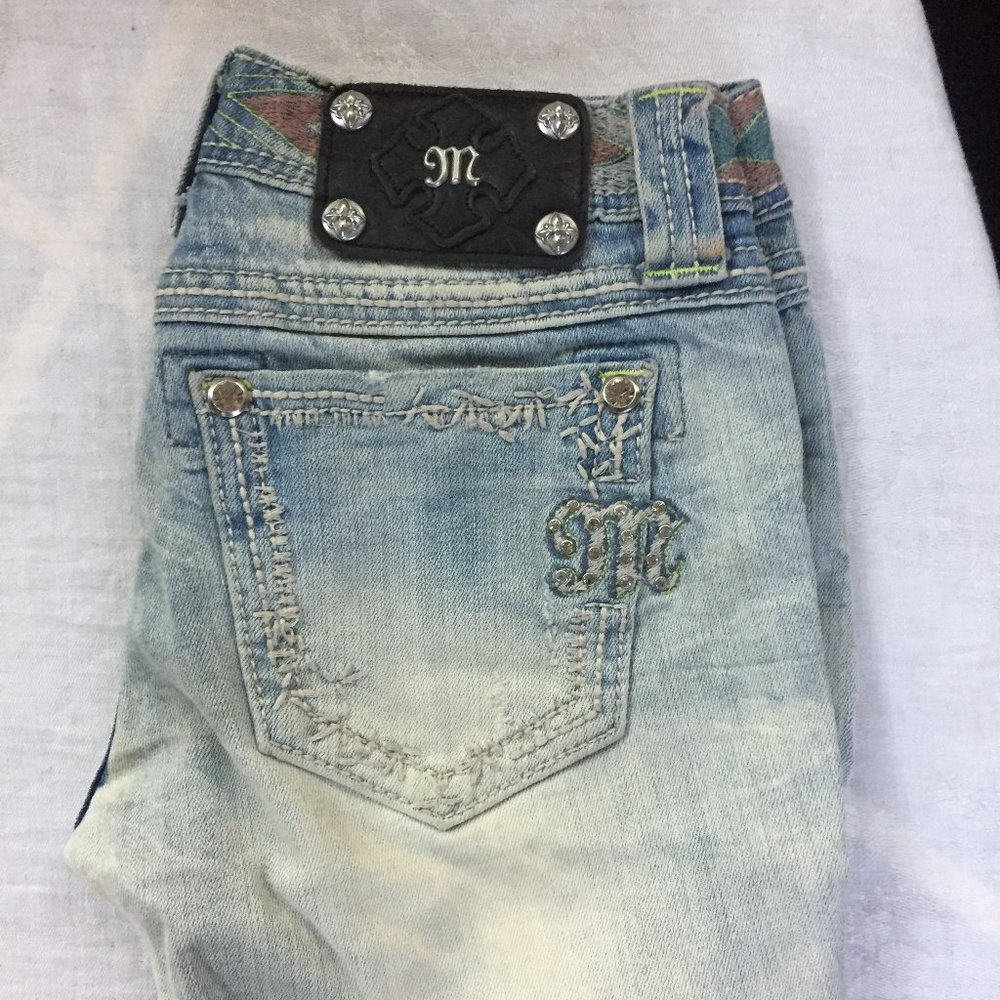 Miss Me jean shorts size 26